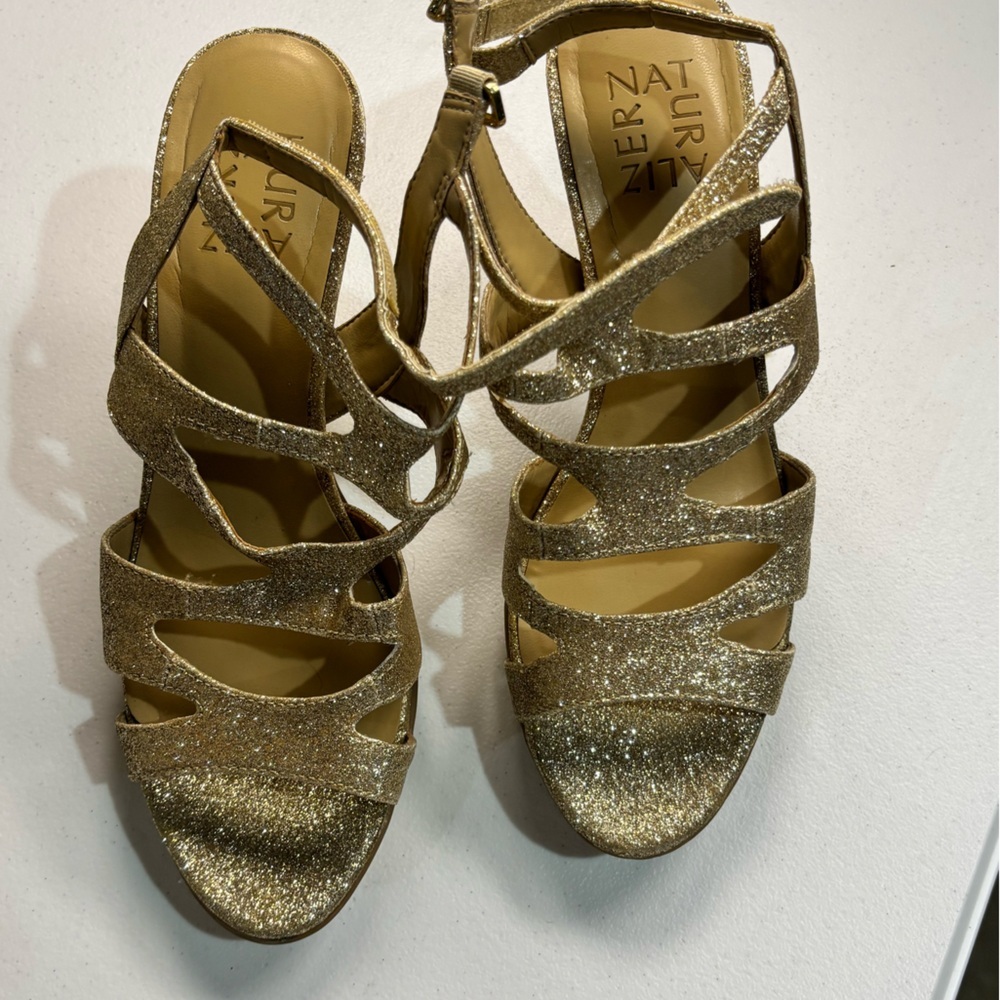 Naturalizer gold glitter heels size 8M
